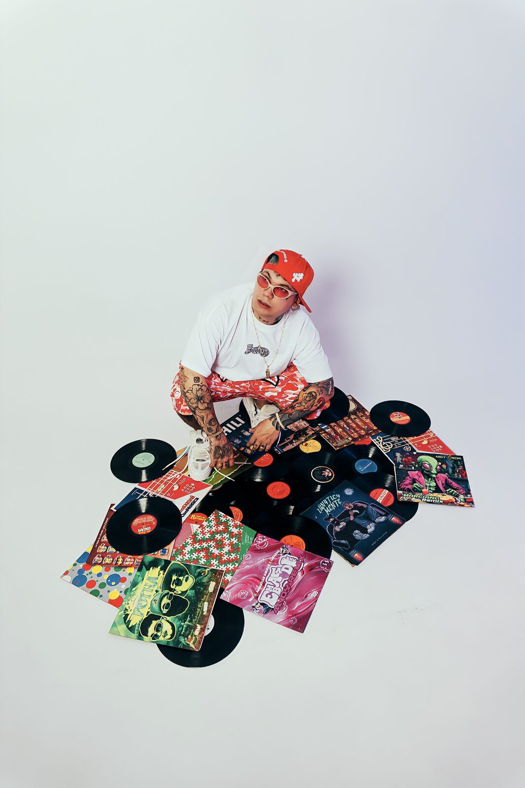4NDY con vinilos